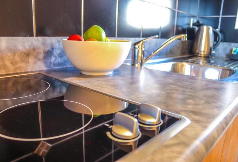 استوديو إدارى, Coleraine Suites & Apartments