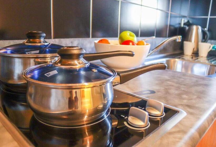 Студио Executive, Coleraine Suites & Apartments