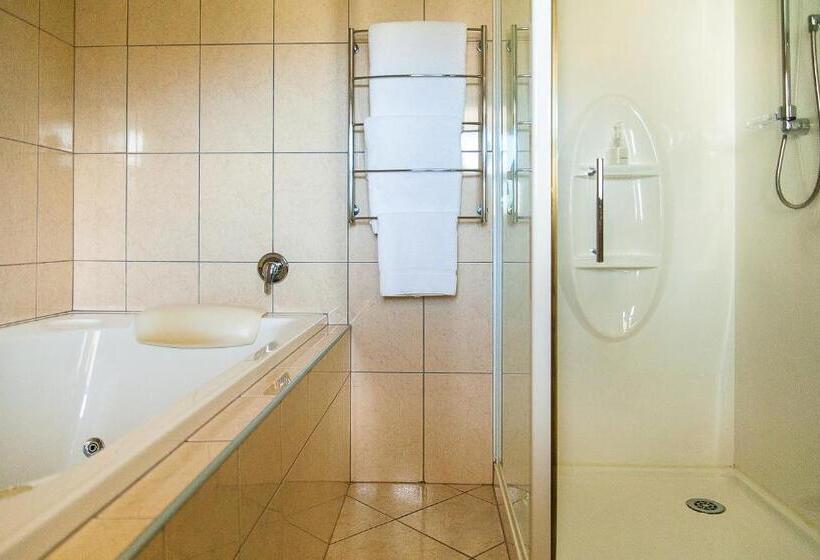 استوديو إدارى, Coleraine Suites & Apartments