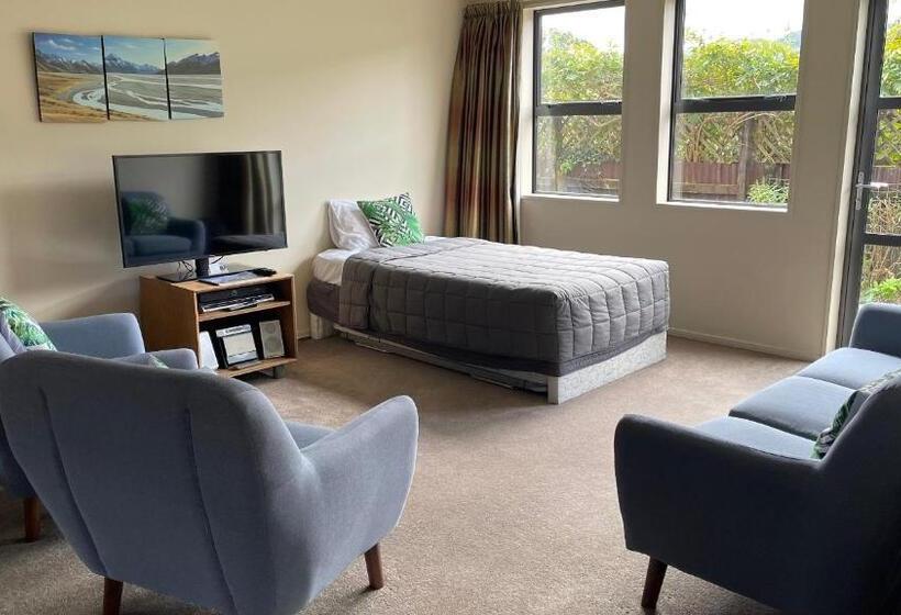 Апартаменты 2 Спальни, Coleraine Suites & Apartments