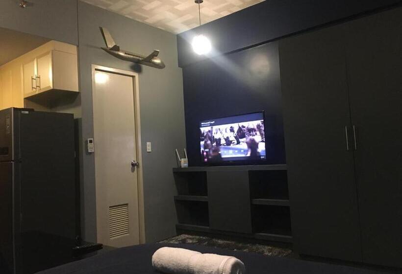 آپارتمان 1 خوابه با بالکن, Cozy Condo Near Naia With Wifi, Pool And Balcony