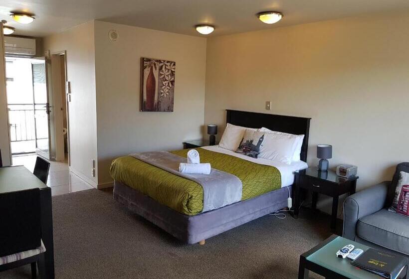 Апартаменты 2 Спальни с Балконом, Delago Motel/apartments