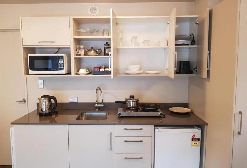 Студия Стандарт, Delago Motel/apartments