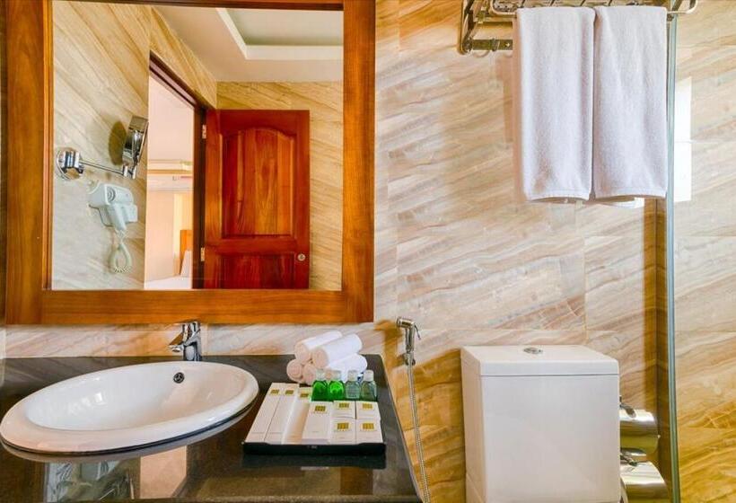 Habitación Cuádruple Deluxe, Serene Kandy