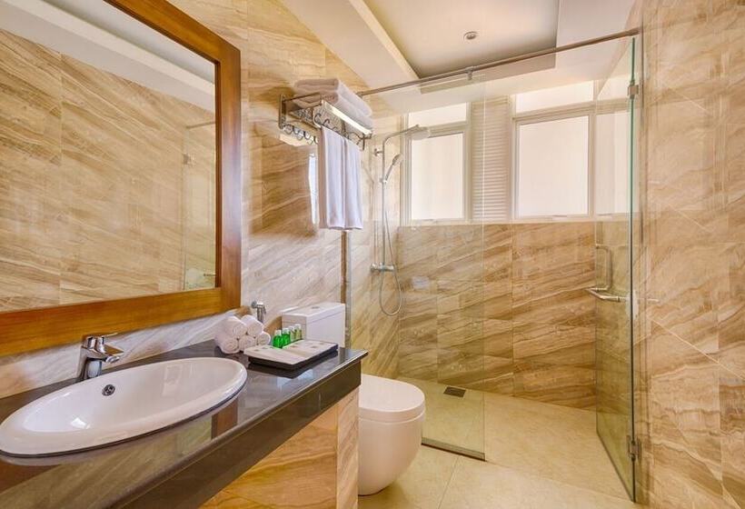Habitación Cuádruple Deluxe, Serene Kandy