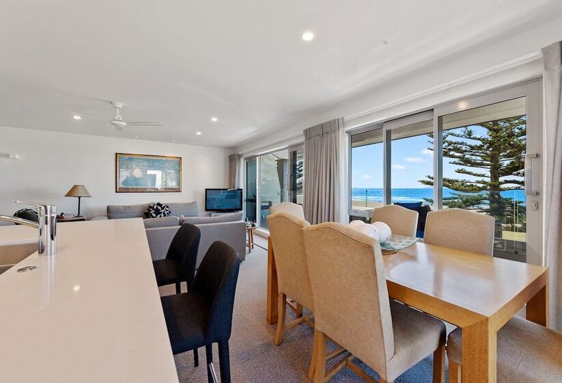 Апартаменты 1 Спальня Вид на Море, Pavilion Beachfront Apartments