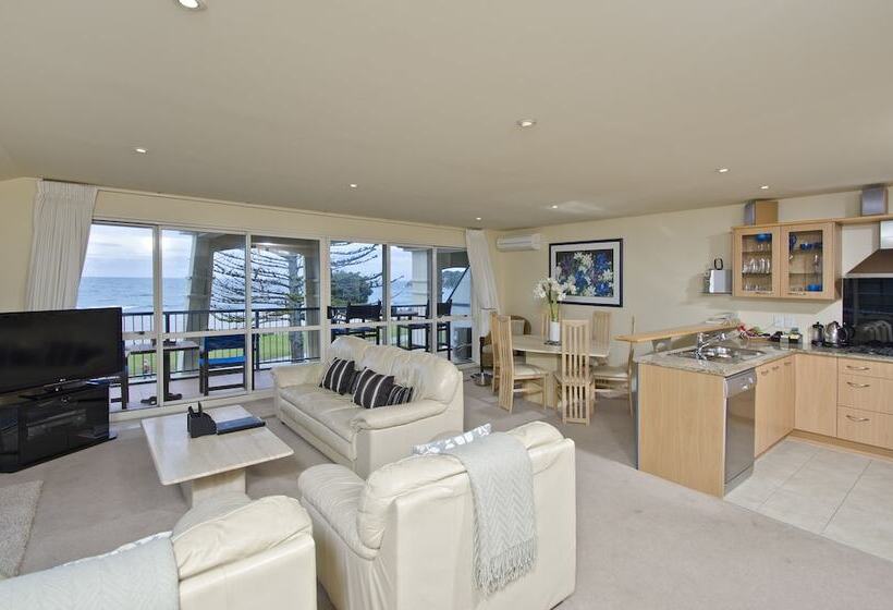 Апартаменты 2 Спальни Вид на Море, Pavilion Beachfront Apartments