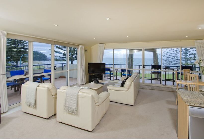 Апартаменты 2 Спальни Вид на Море, Pavilion Beachfront Apartments