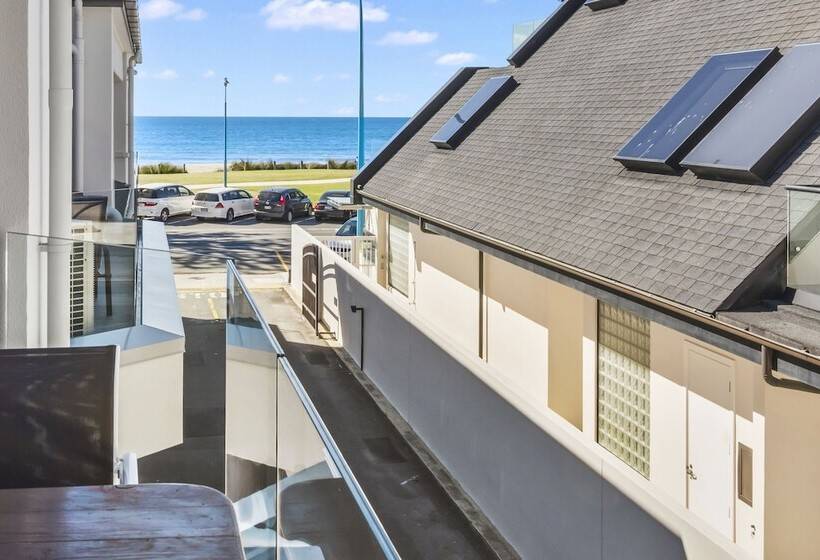 侧面带海景及2个卧室的公寓, Pavilion Beachfront Apartments