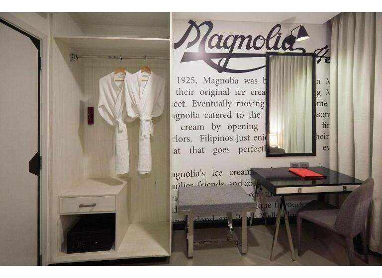 מיטת קינג בסוויטה, Summit Hotel Magnolia