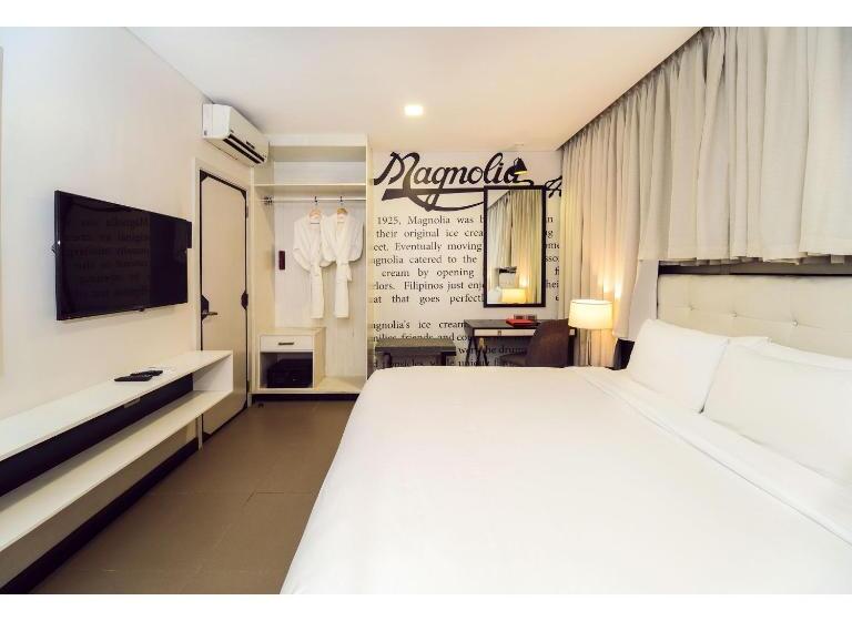 מיטת קינג בסוויטה, Summit Hotel Magnolia