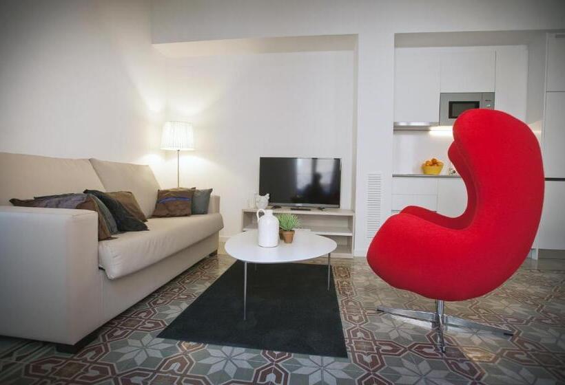 דירת חדר, The Museum Apartments