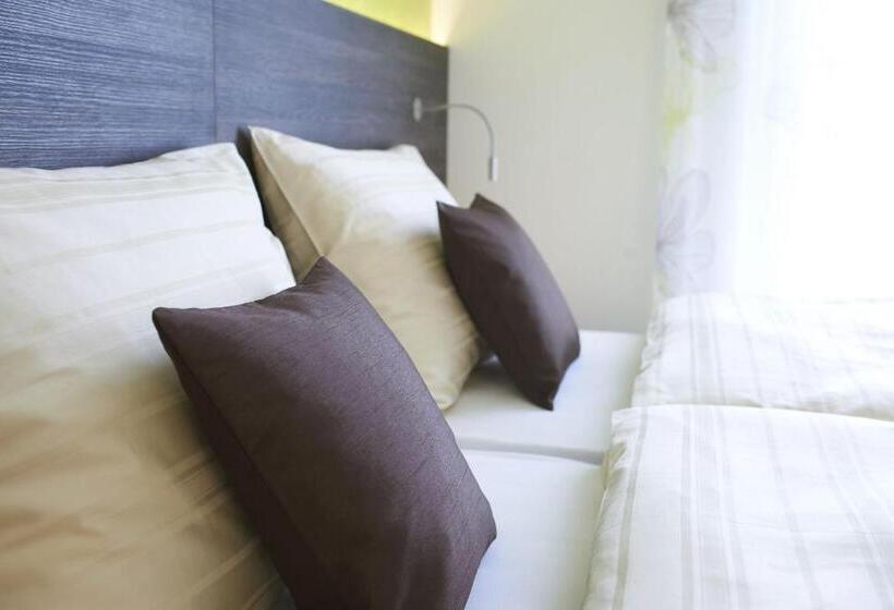 Апартаменты 1 Спальня, Eee Hotel Marchtrenk