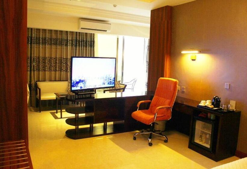 자쿠지 스위트, Central Park Tower Resort