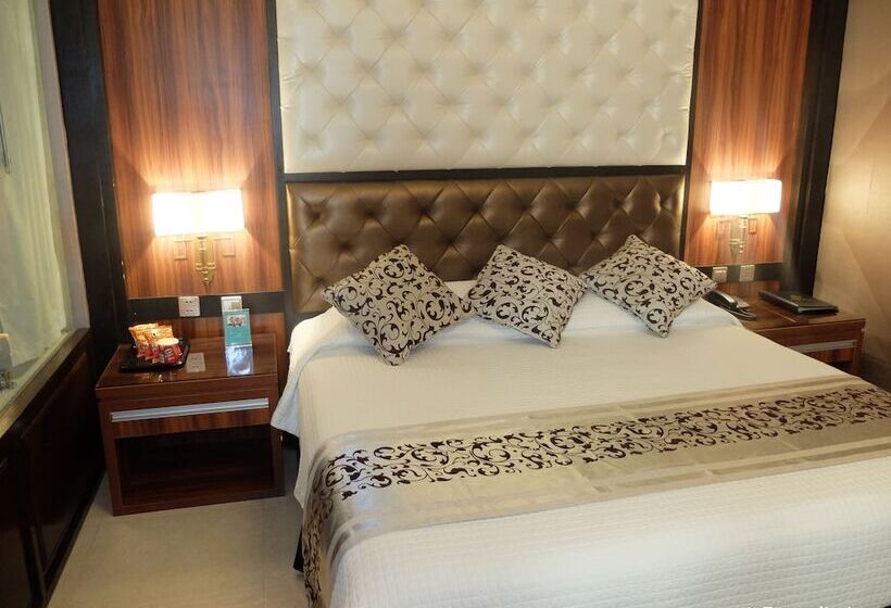 자쿠지 스위트, Central Park Tower Resort