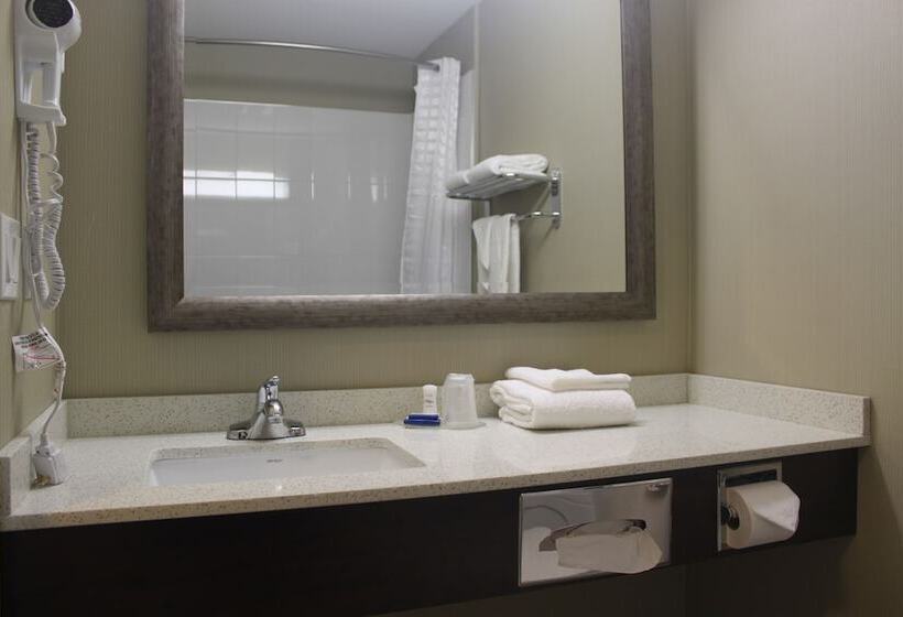 Люкс 2 Спальни, Meridian Inn & Suites Lloydminster