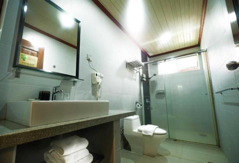 اتاق اجرایی سه نفره, Tioman Dive Resort