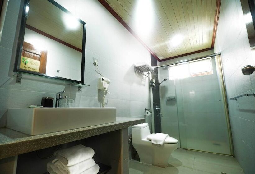 اتاق اجرایی سه نفره, Tioman Dive Resort