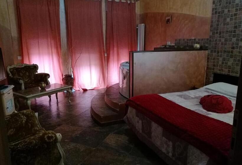 Номер Deluxe с Гидромассажем, Villamir B&b