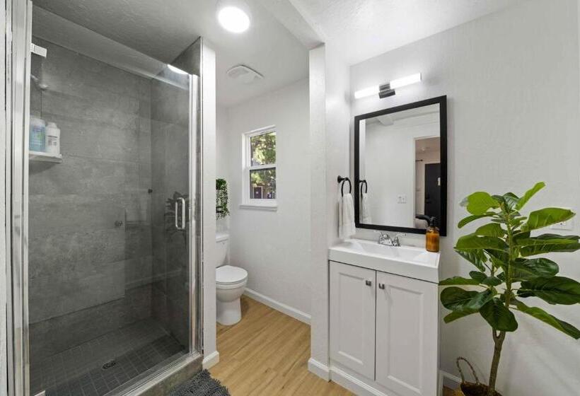 Номер Basic, Adventure Lodge