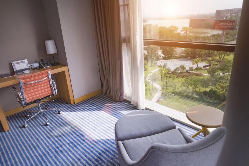 Номер Стандарт Вид на Озеро, Aloft Dongguan Songshan Lake