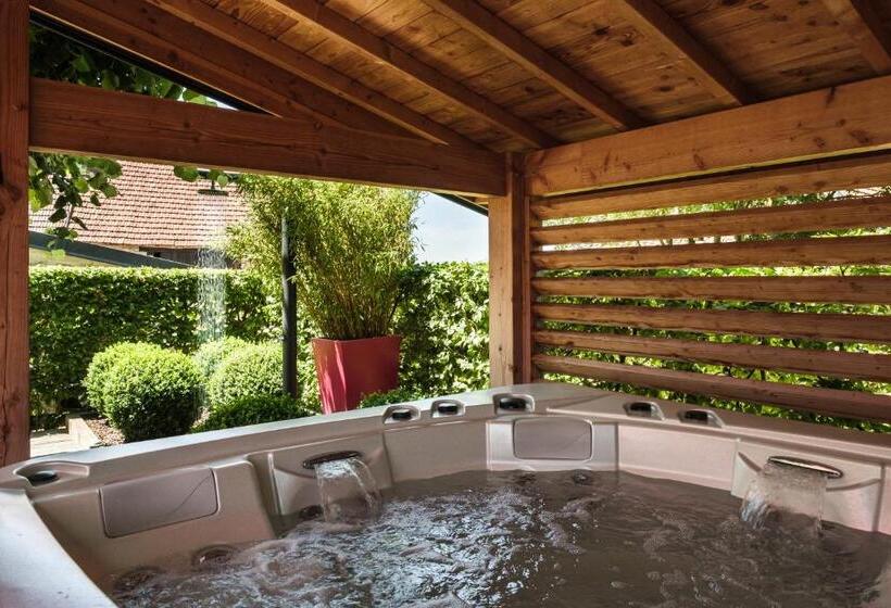 Четырехместный Номер Deluxe, Le Domaine Des Prés Verts Suites & Chambres Avec Jacuzzi Privatif
