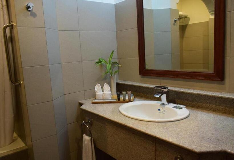 豪华湖景房, The Suites At Mount Malarayat