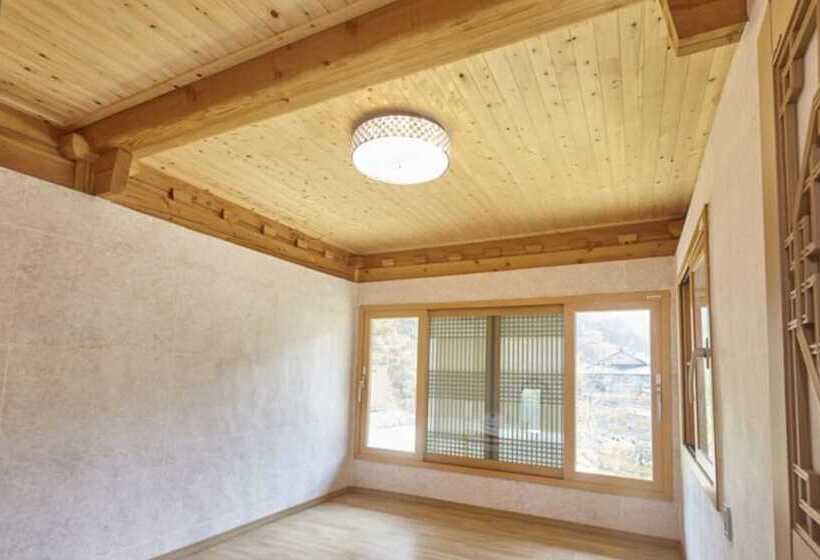 Номер Стандарт, Wanju Hanok Pension Hyurim