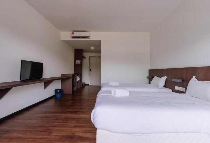 Номер Deluxe, Roxy Sematan Villa & Townhouse