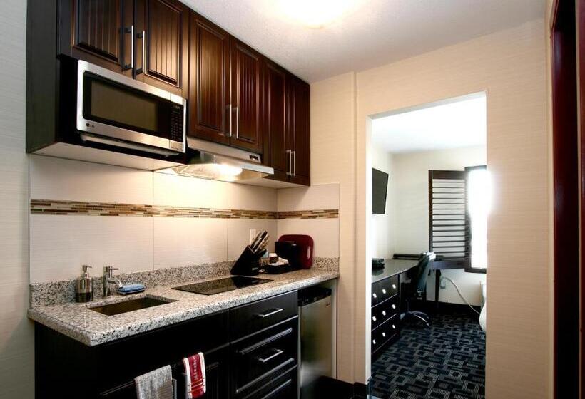 Люкс Повышенной Комфортности, Foxwood Inn & Suites Drayton Valley
