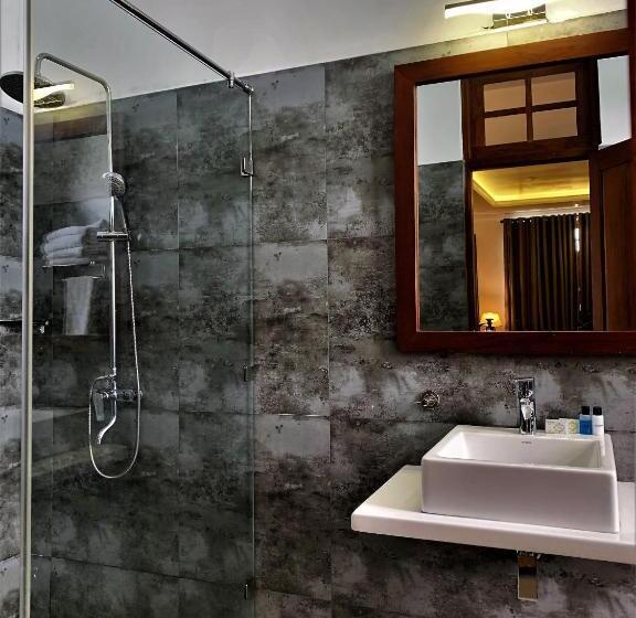 Deluxe Room with Balcony, Heaven Seven  Nuwara Eliya