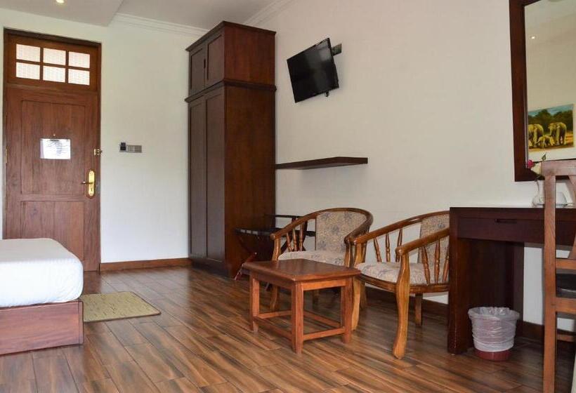 Deluxe Room with Balcony, Heaven Seven  Nuwara Eliya