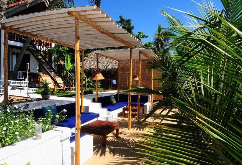 Семейное Бунгало, Water Edge Resort