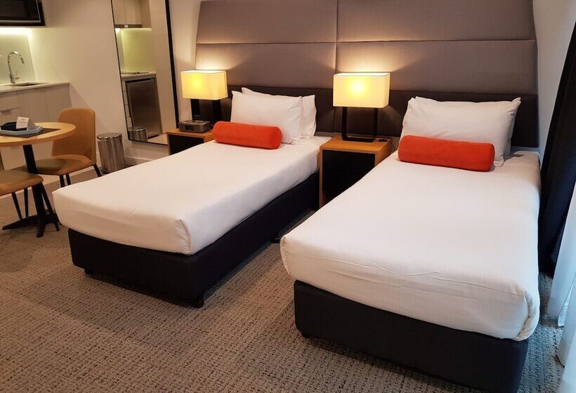 수피리어 스튜디오, Quest St Leonards