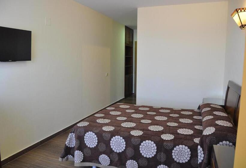 Habitación Estándar, De Alba