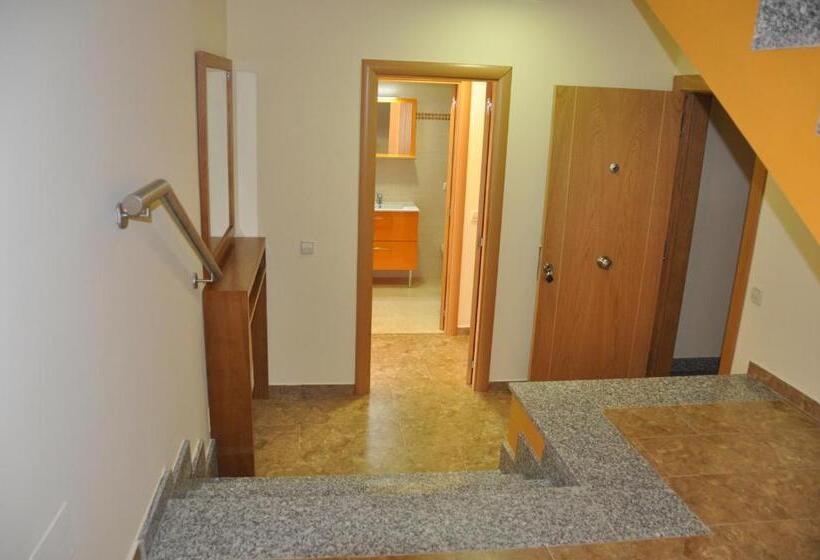 Habitación Triple Estándar, De Alba