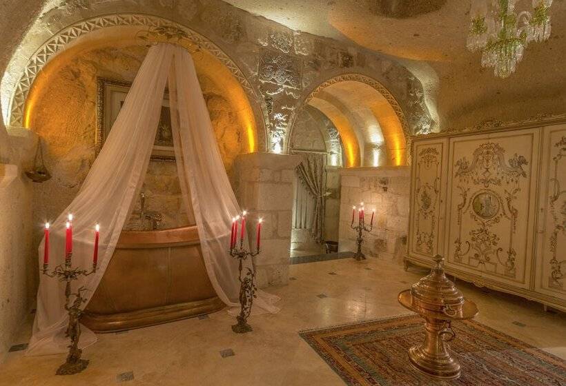 سوییت جونیور, Elika Cave Suites & Spa