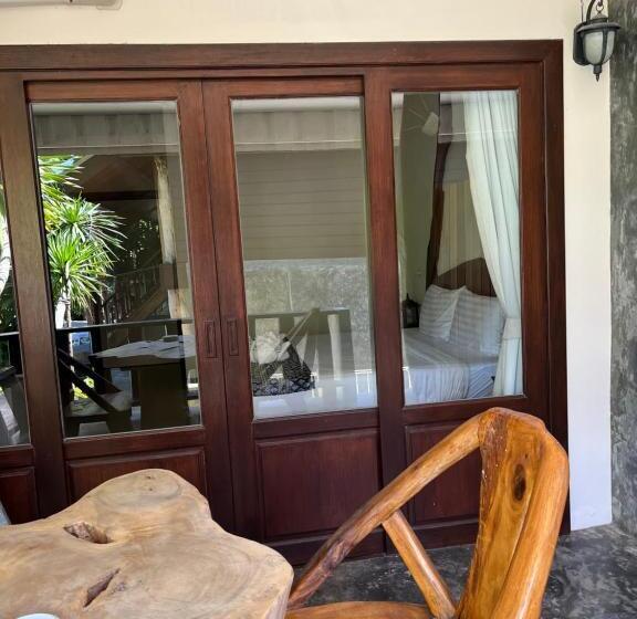 اتاق لوکس, Krabi Klong Muang Bay Resort