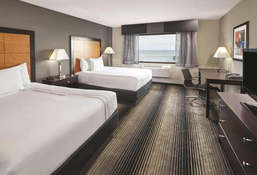 חדר סטנדרט נוף לאגם, Best Western Plus Hyde Park Chicago