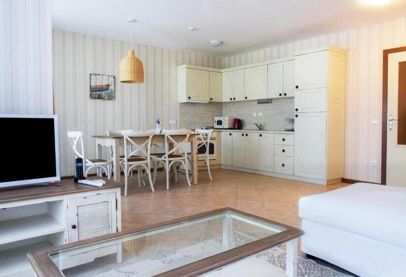 3 Bedroom Premium Apartment, Oasis Resort Lozenets