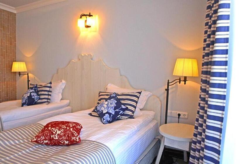 Standard Room with Balcony Side Sea View, Oasis Resort Lozenets