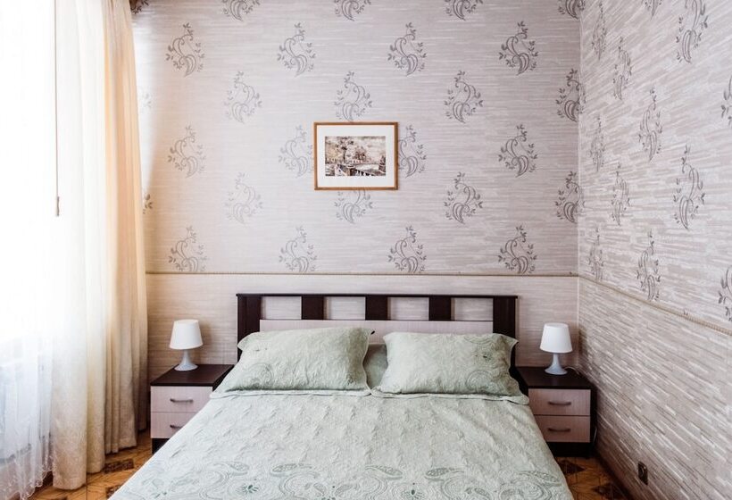 ルームシェアのワンベッド, Residence On Morskaya