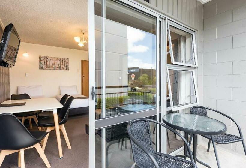 شقة غرفة واحدة, Heartland Ambassador Hotel Hamilton