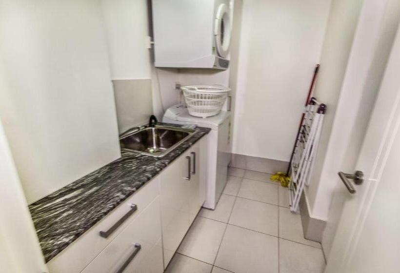 Апартаменты Deluxe 3 Спальни Вид на Море, Island Views Beachfront Apartments