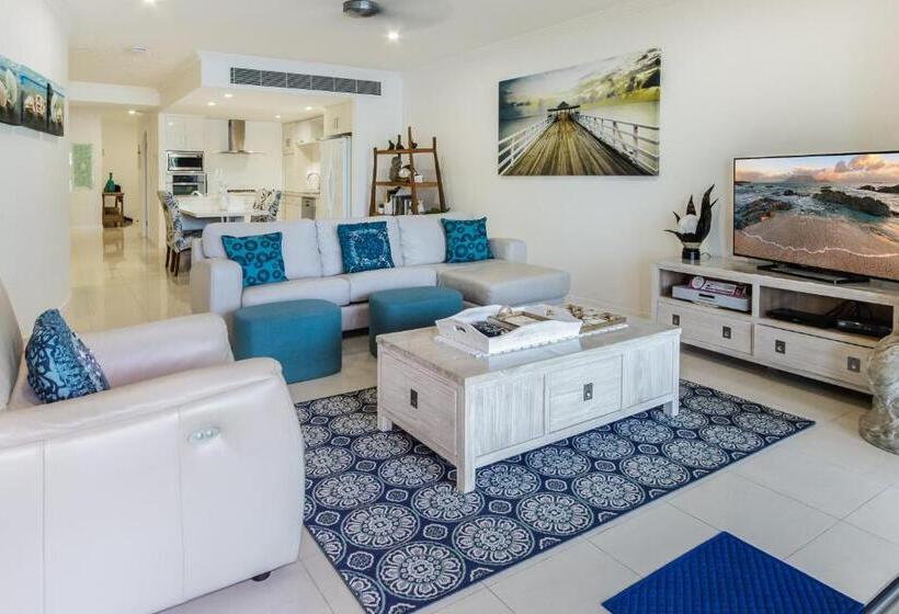 Апартаменты Deluxe 3 Спальни Вид на Море, Island Views Beachfront Apartments