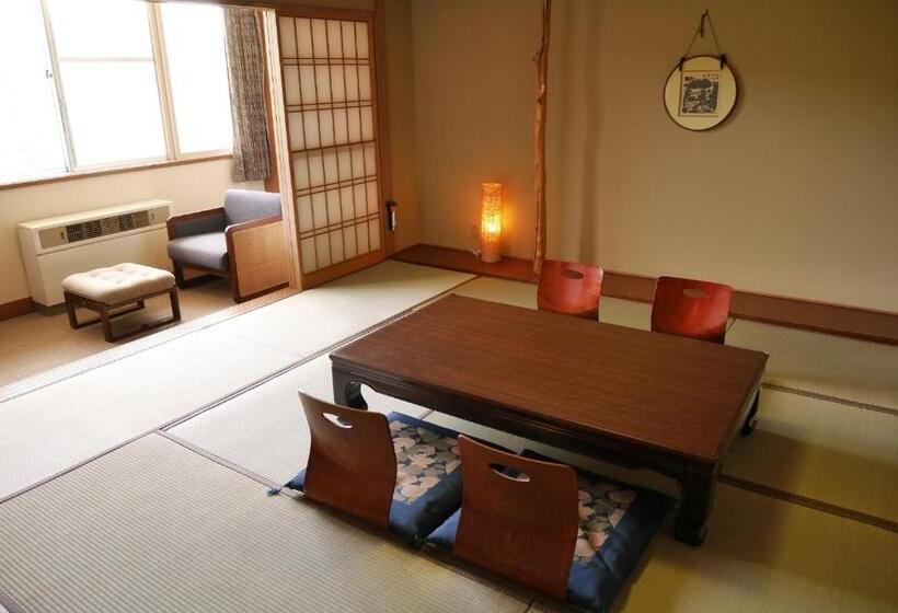 Четырехместный Номер Deluxe, K S House Hokkaido  Asahidake Onsen Hostel