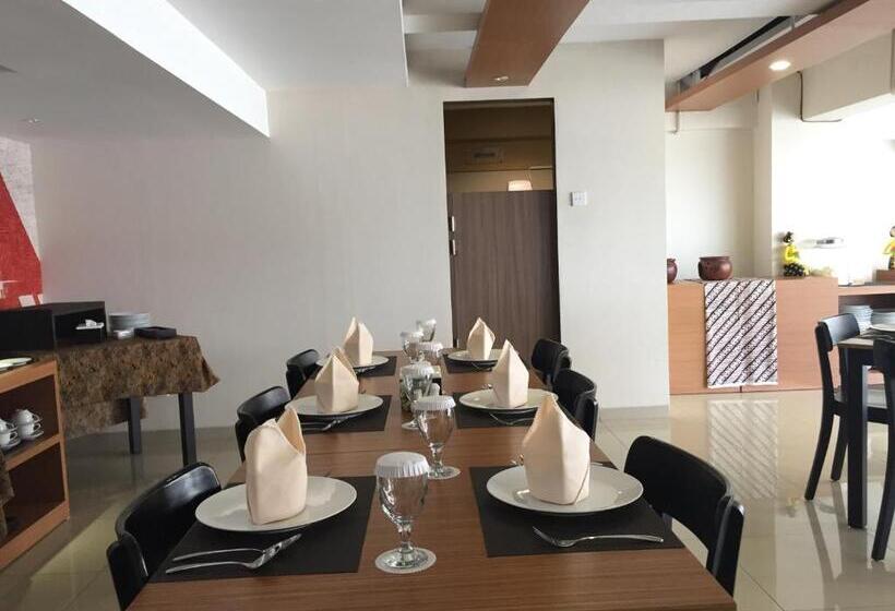 استودیوی استاندارد, Student Park