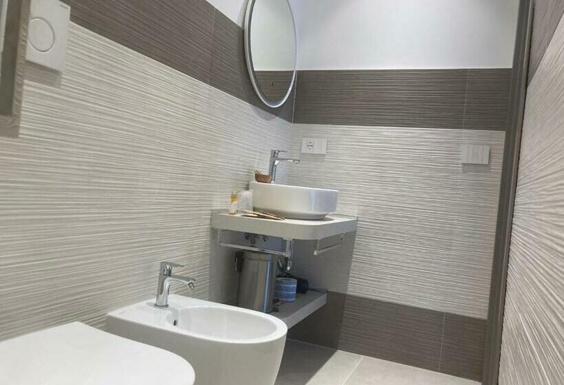 Номер Стандарт с Балконом, Divina Holiday   Rooms