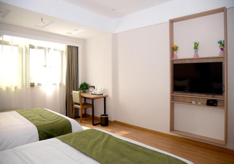 Номер Стандарт Трехместный, Greentree Inn Express Hotel Heyuan N1 High Fountain