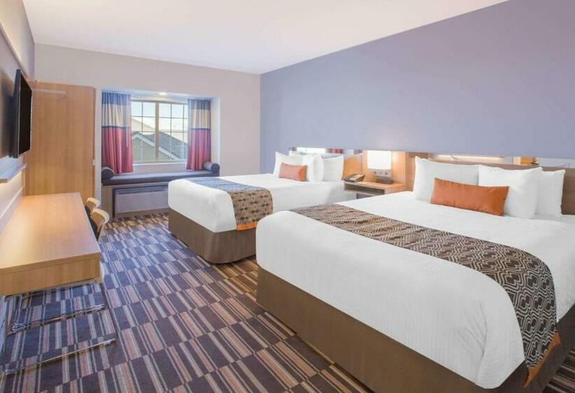 Номер Стандарт, Microtel Inn & Suites By Wyndham Cuauhtemoc Campos Menonitas